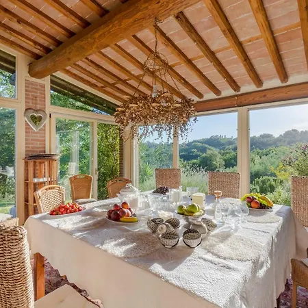 Lorena, A Vintage With Indoor Pool ヴィラ *