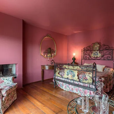 Villa Lorena, A Vintage With Indoor Pool
