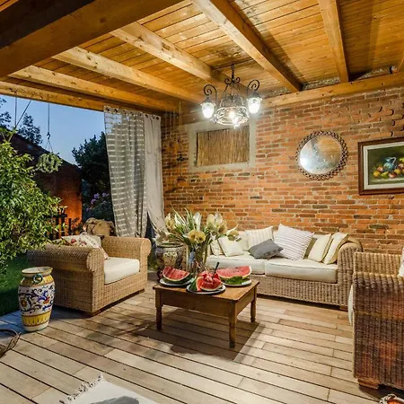 ヴィラ Lorena, A Vintage With Indoor Pool *