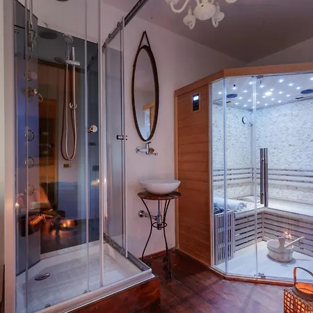 Lorena, A Vintage With Indoor Pool