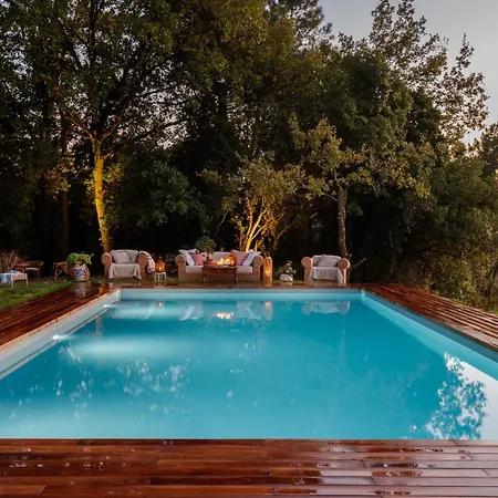 Lorena, A Vintage With Indoor Pool Villa Capannori